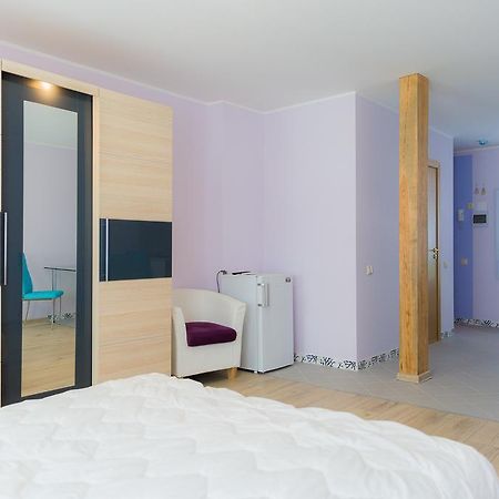 Ecolive Aparthotel リガ エクステリア 写真